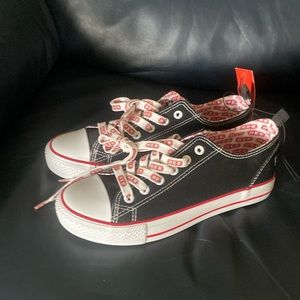 Chuck Taylor converse follow me to H‑E‑B